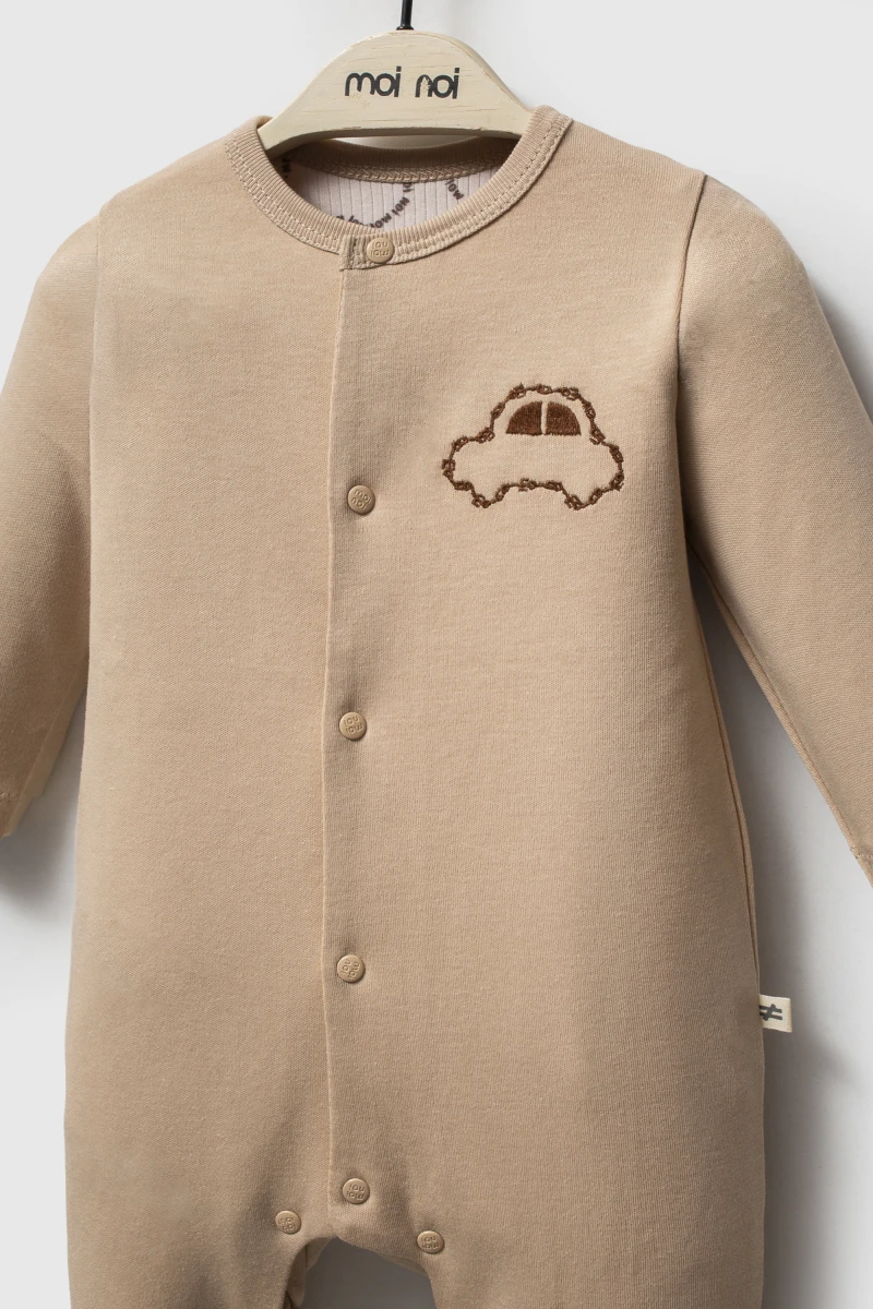 Car - Overall with hat