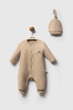 Car - Overall with hat