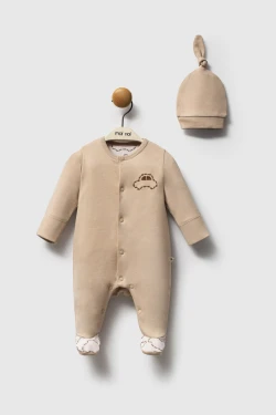 Car - Overall with hat